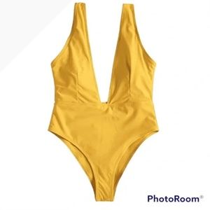 Yellow High Cut Plunging Neckline Swimsuit M NWT one piece sexy low cut high cut